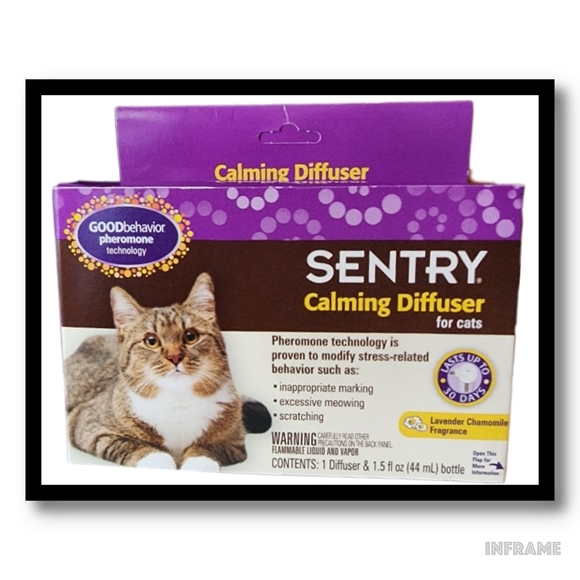 Skedaddles Mouse Cat Toy with Free Calming Diffuser Plug-in - Picture 9 of 14